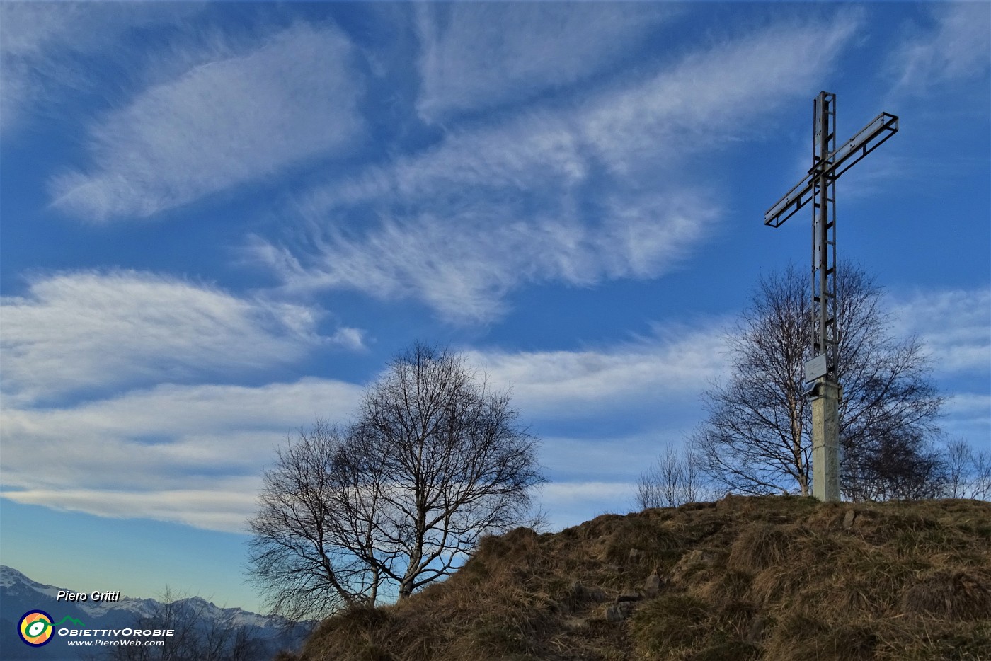 41 Croce di vetta del Monte Gioco (1366 m).JPG